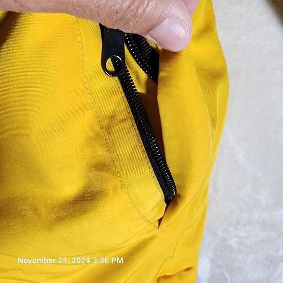 OP Women's Snow Ski Jacket Size Medium, Pockets Inside and Out, Zipper Hook Loop - Picture 9 of 14